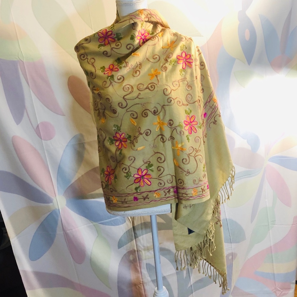 Vintage shawl / wrap (made in India)